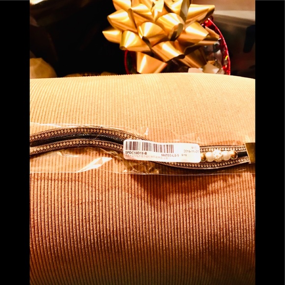 Black & Gold Beaded Triple-Strand Bracelet - Picture 5 of 5